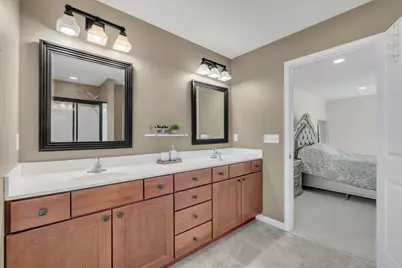 5922 Valley Drive, Bettendorf, IA 52722 - Photo 30