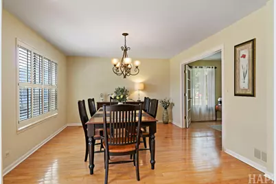 1090 Winding Glen Court, Carol Stream, IL 60188 - Photo 8