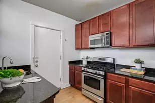 1310 W Montrose Ave, Chicago, IL 60613 - Photo 12