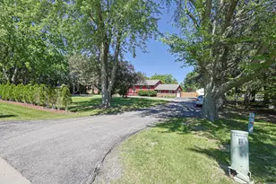 9012 Swanson Rd, Lake in the Hills, IL 60156 - Photo 6