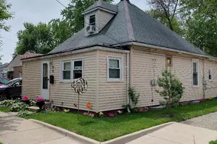 968 Lorraine Ave, Waukegan, IL 60085 - Photo 1