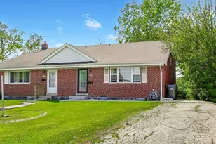 9448 N Oak Ave, Des Plaines, IL 60016 - Photo 2