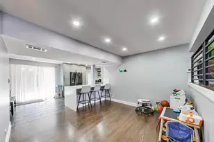 9448 N Oak Ave, Des Plaines, IL 60016 - Photo 10