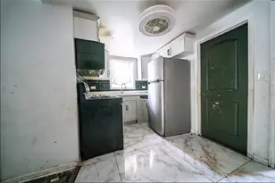 8942 S Baltimore Ave, Chicago, IL 60617 - Photo 6