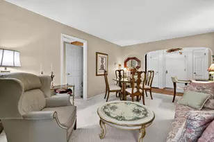 225 Lake Blvd, Buffalo Grove, IL 60089 - Photo 4