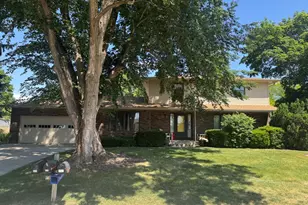 740 Hickory Dr, Geneseo, IL 61254 - Photo 16
