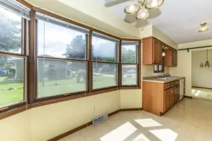 740 Hickory Dr, Geneseo, IL 61254 - Photo 8