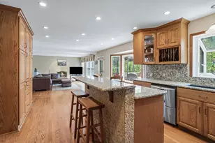 912 Valencia Dr, Shorewood, IL 60404 - Photo 10
