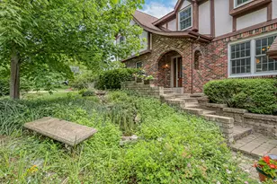 912 Valencia Dr, Shorewood, IL 60404 - Photo 2