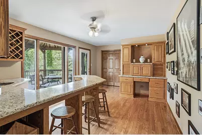 912 Valencia Drive, Shorewood, IL 60404 - Photo 12