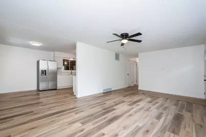 28671 N Harrison Avenue, Wauconda, IL 60084 - Photo 8