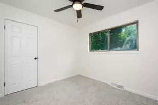 28671 N Harrison Ave, Wauconda, IL 60084 - Photo 18