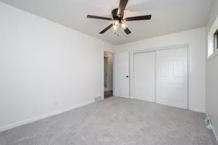 28671 N Harrison Ave, Wauconda, IL 60084 - Photo 14