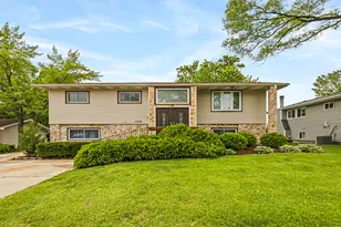 1770 N Newport Rd, Hoffman Estates, IL 60169 - Photo 1