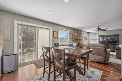 5418 Crossview Lane, Lake in the Hills, IL 60156 - Photo 16