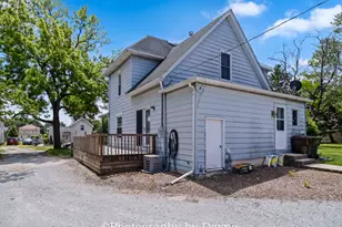 561 W Grant St, Saint Anne, IL 60964 - Photo 28