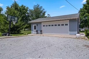 561 W Grant St, Saint Anne, IL 60964 - Photo 26