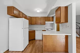 187 Uteg St, Crystal Lake, IL 60014 - Photo 8