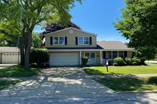 1502 S Harvard Ave, Arlington Heights, IL 60005 - Photo 2