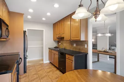9530 Lamon Avenue #401, Skokie, IL 60077 - Photo 10