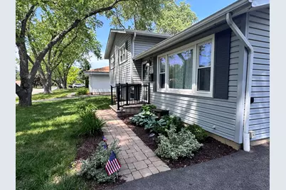 631 Pierce Court, Grayslake, IL 60030 - Photo 2
