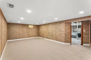 807 E Golfview Dr, Mount Prospect, IL 60056 - Photo 24
