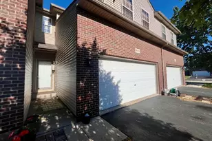 16412 Willow Walk Dr, Lockport, IL 60441 - Photo 2