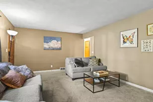 131 Dawn Ave, Rockford, IL 61107 - Photo 4