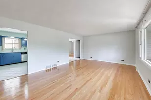 5455 S Catherine Ave, Countryside, IL 60525 - Photo 2
