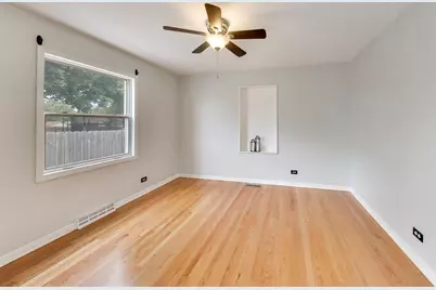 5455 S Catherine Avenue, Countryside, IL 60525 - Photo 8
