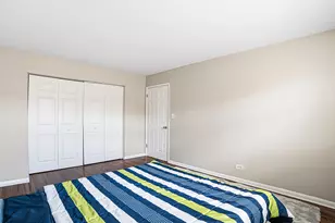 2411 W Balmoral Ave, Chicago, IL 60625 - Photo 8