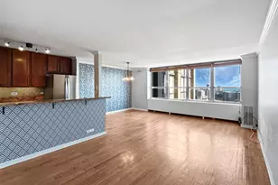 655 W Irving Park Rd, Chicago, IL 60613 - Photo 8