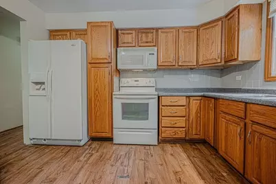 2729 Lowery Court, Zion, IL 60099 - Photo 6
