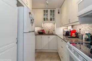 2970 N Lake Shore Dr, Chicago, IL 60657 - Photo 6