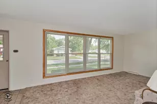 244 Lynn Ln, Chicago Heights, IL 60411 - Photo 4