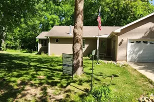 1 W Elmwood Dr, Putnam, IL 61560 - Photo 2
