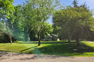 1 W Elmwood Dr, Putnam, IL 61560 - Photo 40