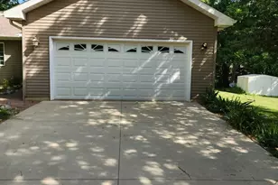 1 W Elmwood Dr, Putnam, IL 61560 - Photo 4