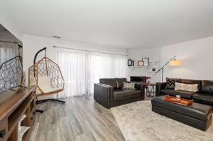 9830 Nashville Ave, Chicago Ridge, IL 60415 - Photo 6