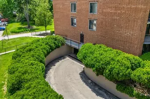 1605 E Central Rd, Arlington Heights, IL 60005 - Photo 26