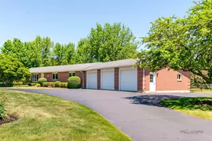 1516 W Reiche Ln, McHenry, IL 60051 - Photo 2