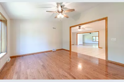 1516 W Reiche Lane, McHenry, IL 60051 - Photo 6