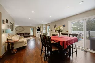 702 Hickory Ln, Carol Stream, IL 60188 - Photo 10