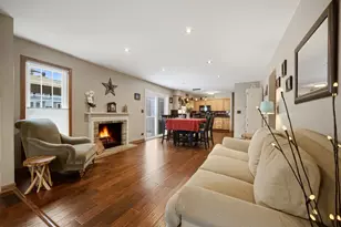 702 Hickory Ln, Carol Stream, IL 60188 - Photo 8