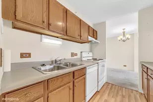 1840 Huntington Blvd, Hoffman Estates, IL 60169 - Photo 8