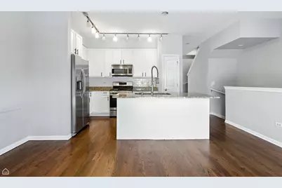 346 E 25th Place #25, Chicago, IL 60616 - Photo 6