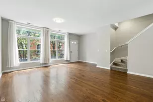 346 E 25th Pl, Chicago, IL 60616 - Photo 4