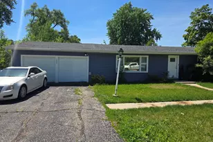 151 Beach Ct, South Elgin, IL 60177 - Photo 2