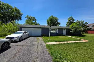 151 Beach Ct, South Elgin, IL 60177 - Photo 1