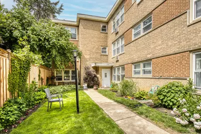 1536 W Pratt Boulevard #3D, Chicago, IL 60626 - Photo 2